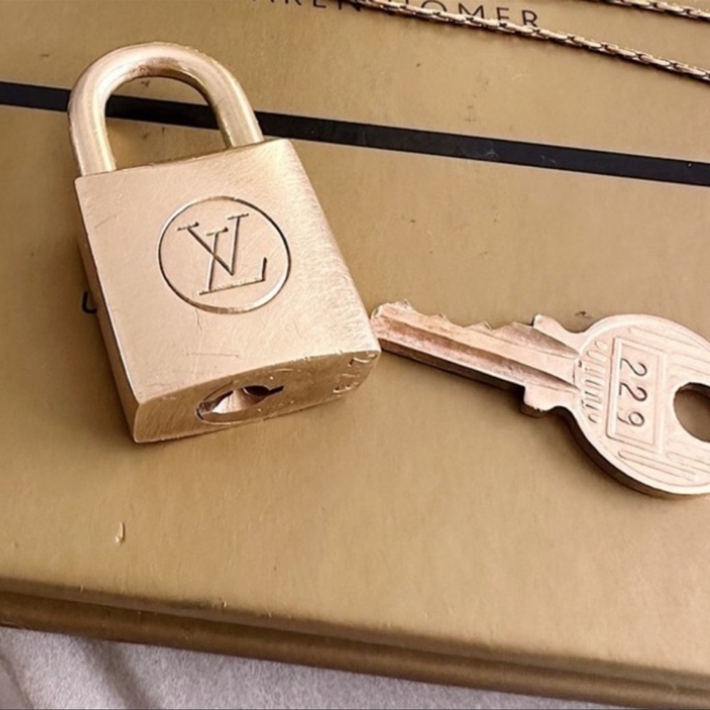 Louis Vuitton Square 200 Series Square Lock & Key